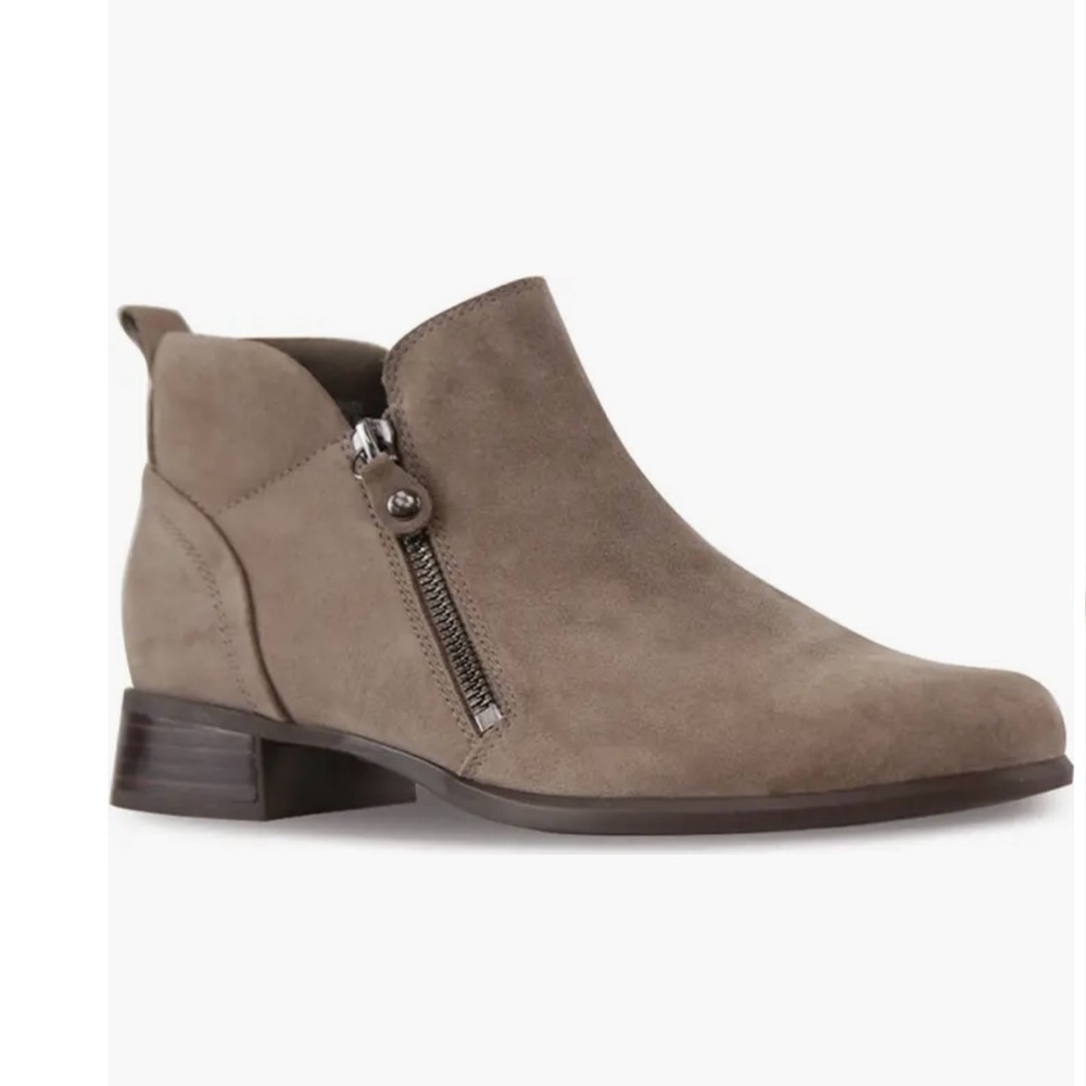 MUNRO Women's Taupe Ankle Boots